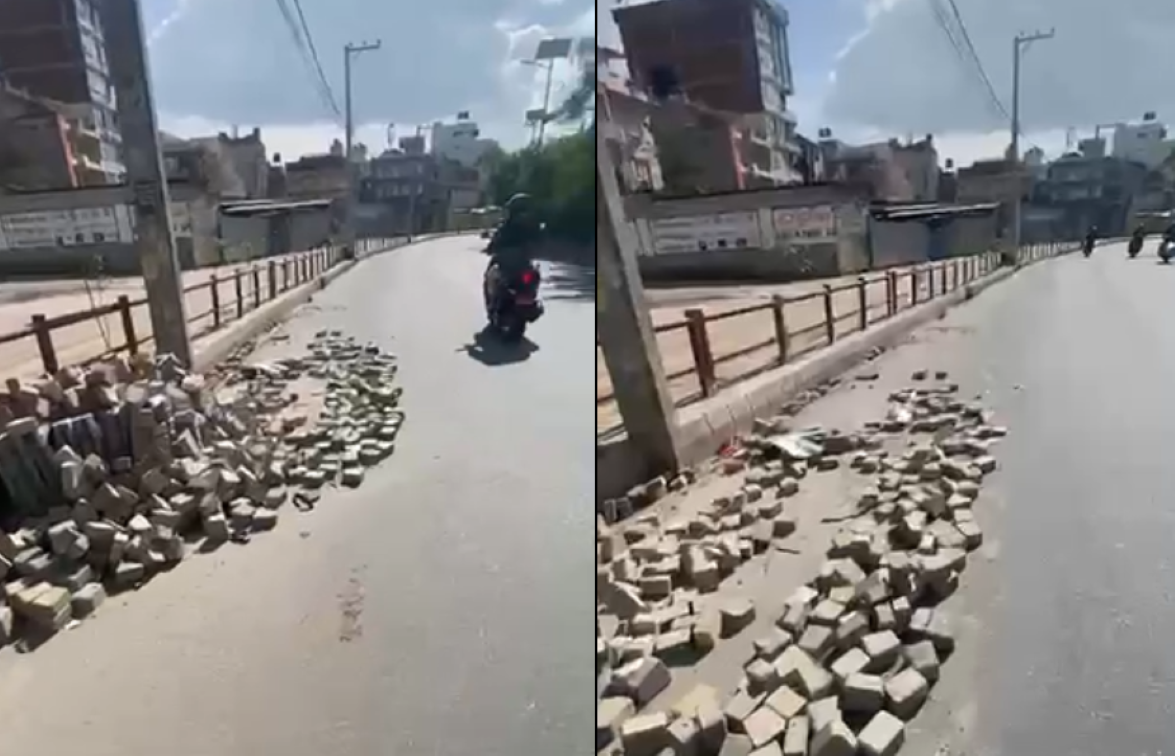 सडकमा निर्माण सामाग्री थुपार्नेलाई काठमाडौँ महानगरले तिरायो एक लाख जरिवाना