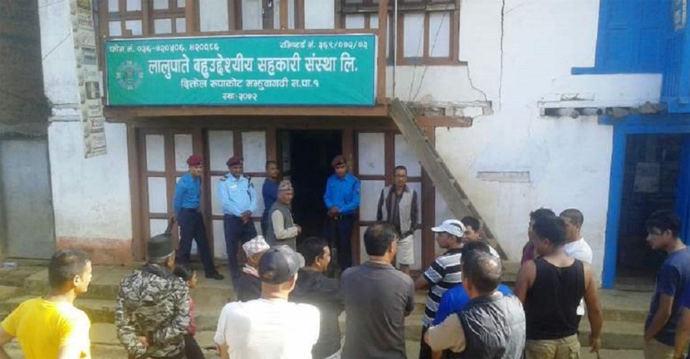 सहकारी ठगी प्रकरणमा श्री एयरलायन्सका क्याप्टेन सुनिल जोशी सहित ५ जना पक्राउ