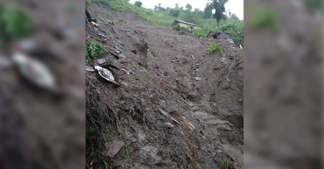 रामेछापमा पहिरोमा पुरिएर एकै परिवारका तीनजनाको मृत्यु