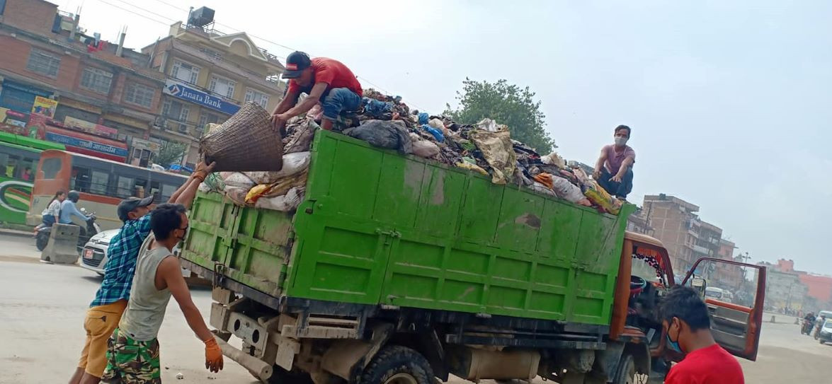 बञ्चरेडाँडा ल्याण्डफिलसाइटमा काठमाडौँ उपत्यकाको फोहोर फाल्न अवराेध