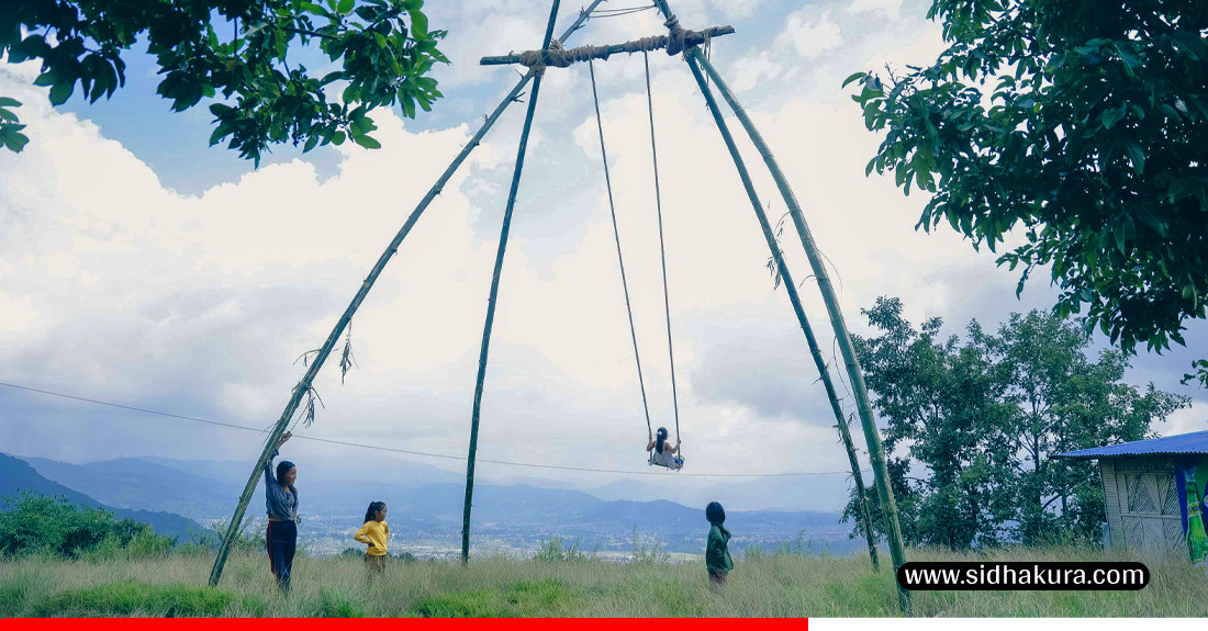 दसैंको बेला पिङमा रमाउँदै बालबालिका (तस्विरहरु)