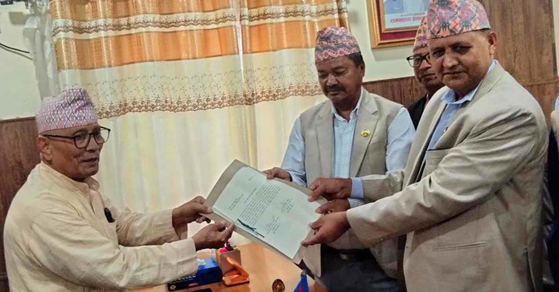 लुम्बिनीमा चेतनारायण आचार्यको नेतृत्वमा सरकार गठन गर्न दाबी प्रस्तुत