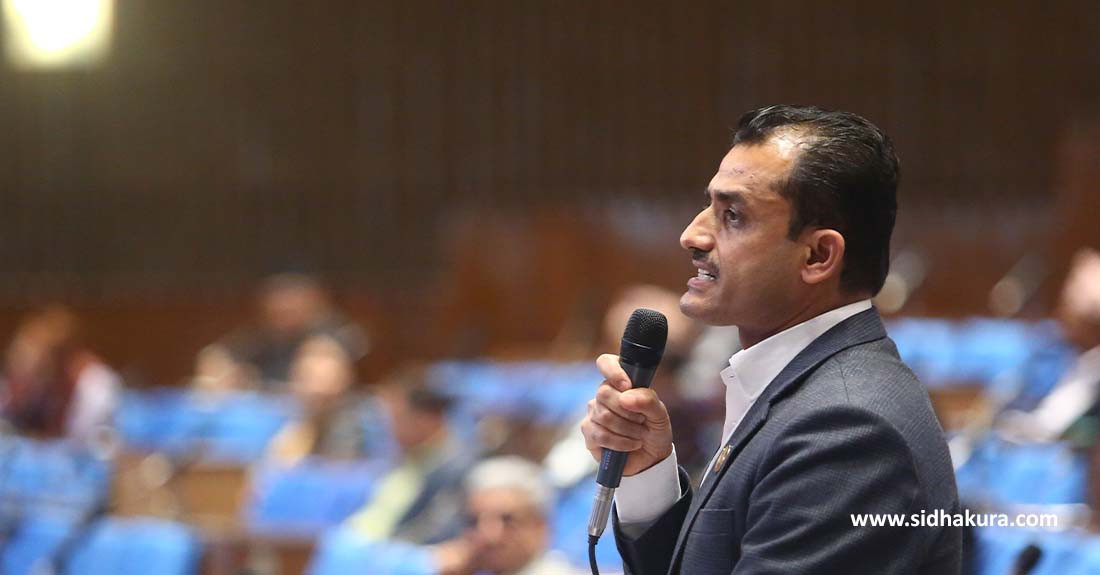 गिरिबन्धु प्रकरणबाट आत्तिएर समिकरण फेर्ने दलले माओवादीलाई नैतिकता सिकाउन मिल्दैनः माधव सापकोटा