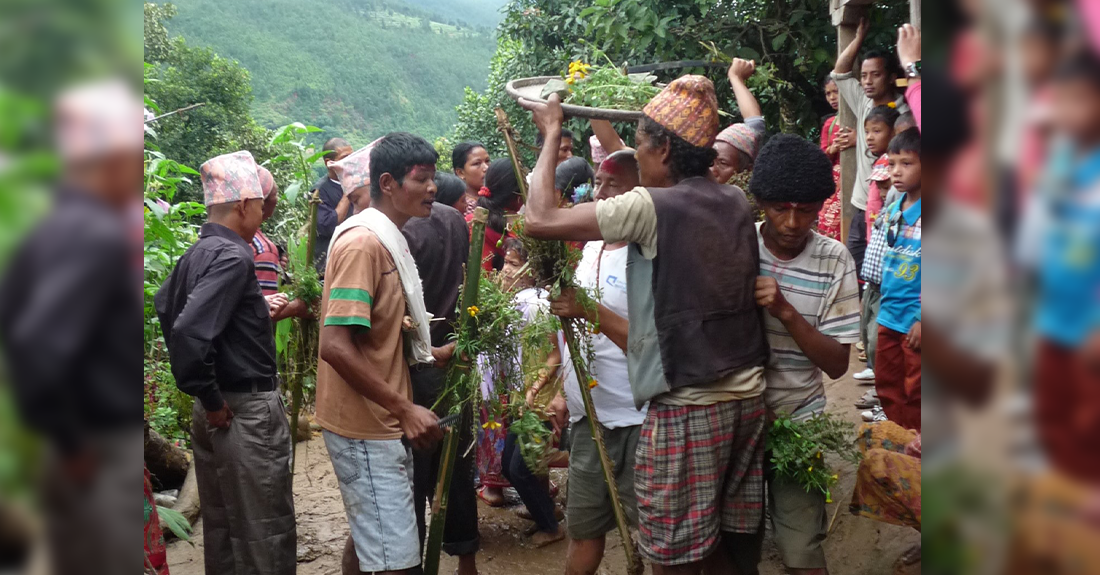 पितृका सम्झनामा माझी समुदायले पितरा पर्व मनाउँदै