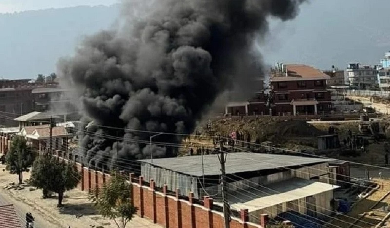 ललितपुरको भैंसेपाटीस्थित मन्त्री निवास परिसरमा आगलागी