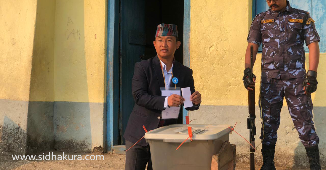 रास्वपाका उम्मेदवार मिलन लिम्बूले गरे मतदान