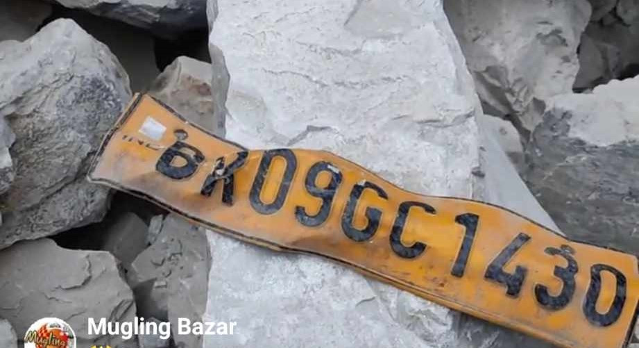 मुगलिङ दुर्घटना अपडेट: त्रिशूली नदी छेउमा भेटियो भारतीय नम्बर प्लेट