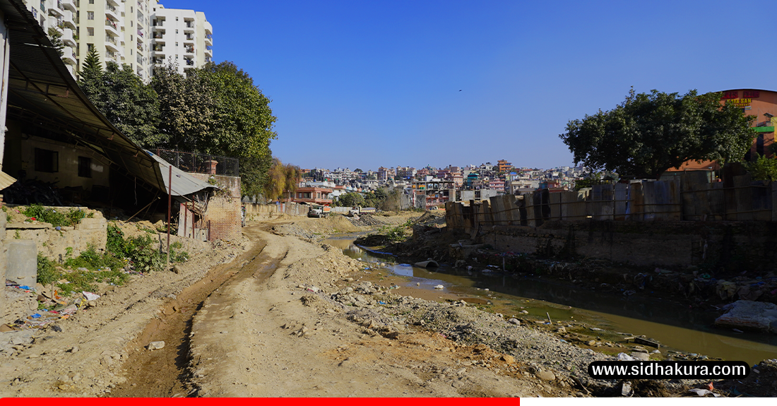 नख्खु करिडोरमा अत्यधिक धुलो र गन्ध, स्थानीयलाई सास्ती