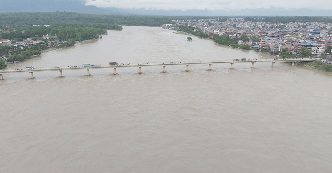 नारायणी नदीले सतर्कता तह पार गर्‍यो