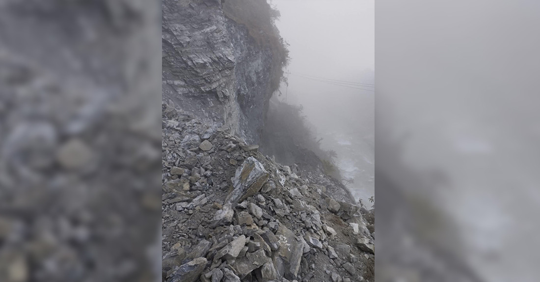 पहिरो खस्दा महाकाली लोकमार्ग अवरुद्ध