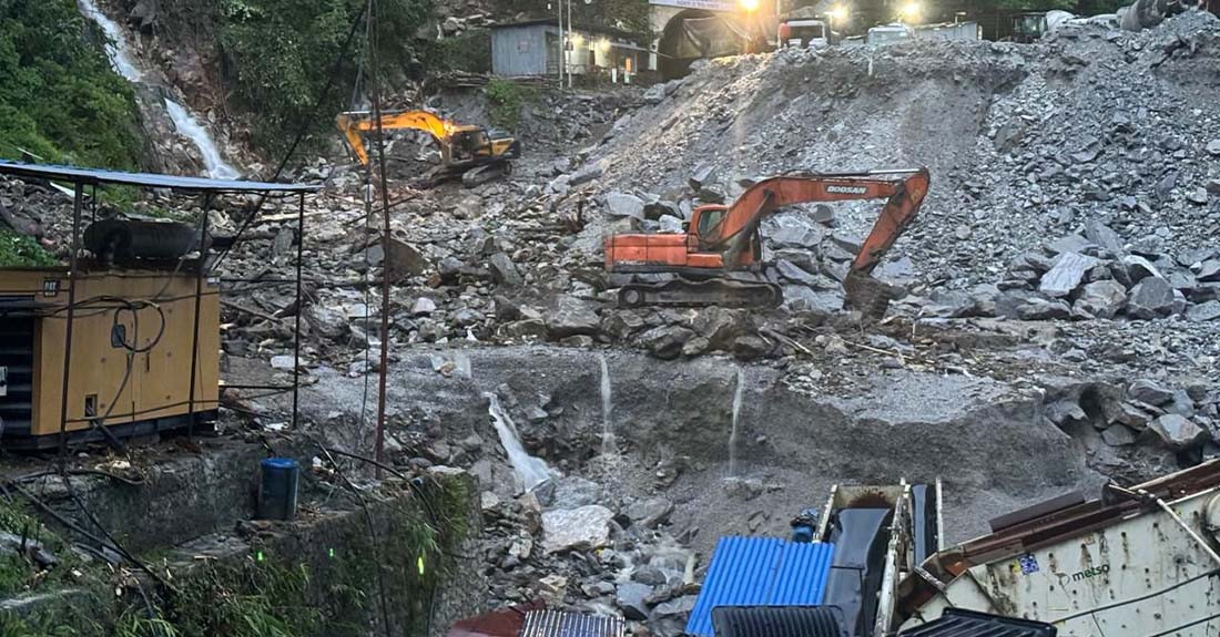 पहिरोमा पुरिएर एकको मृत्यु, दुईजना घाइते