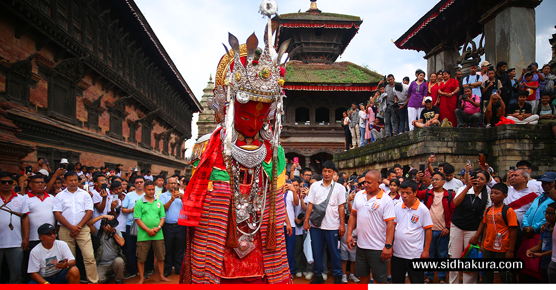 भक्तपुरमा पञ्चदान सम्पन्न (तस्विरहरु)