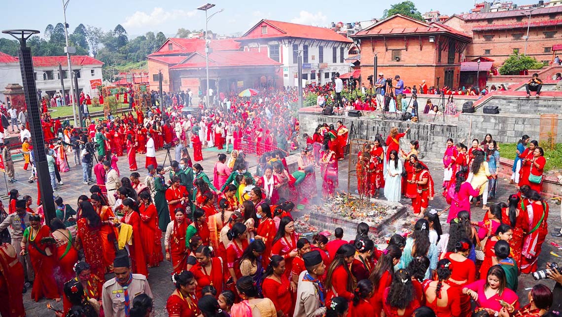देशभरका  शिवालयमा भक्तजनको घुइँचो