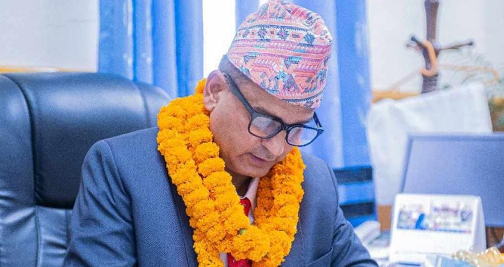गण्डकीका सांसद फणीन्द्र देवकोटालाई पदमुक्त नगरि काम गर्न दिन सर्वोच्चको आदेश