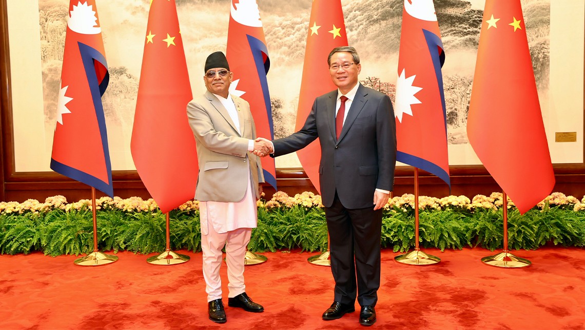 चिनियाँ समकक्षी लि छ्याङसँग प्रधानमन्त्री प्रचण्डको भेटवार्ता, द्विपक्षीय सम्झौतामा हस्ताक्षर हुने