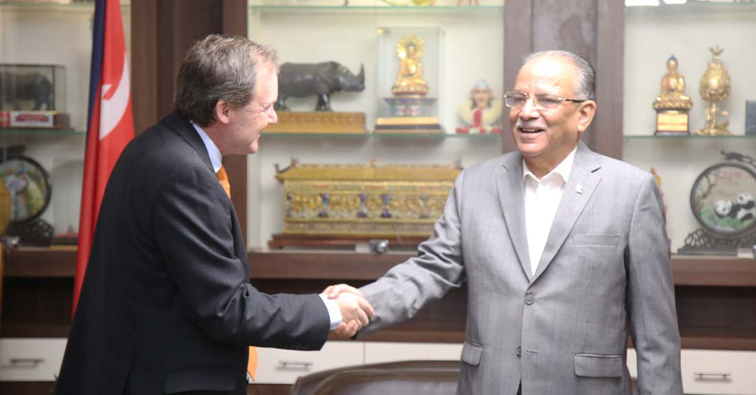 अध्यक्ष दाहालसँग बेलायतका राजदूत फेनको भेट