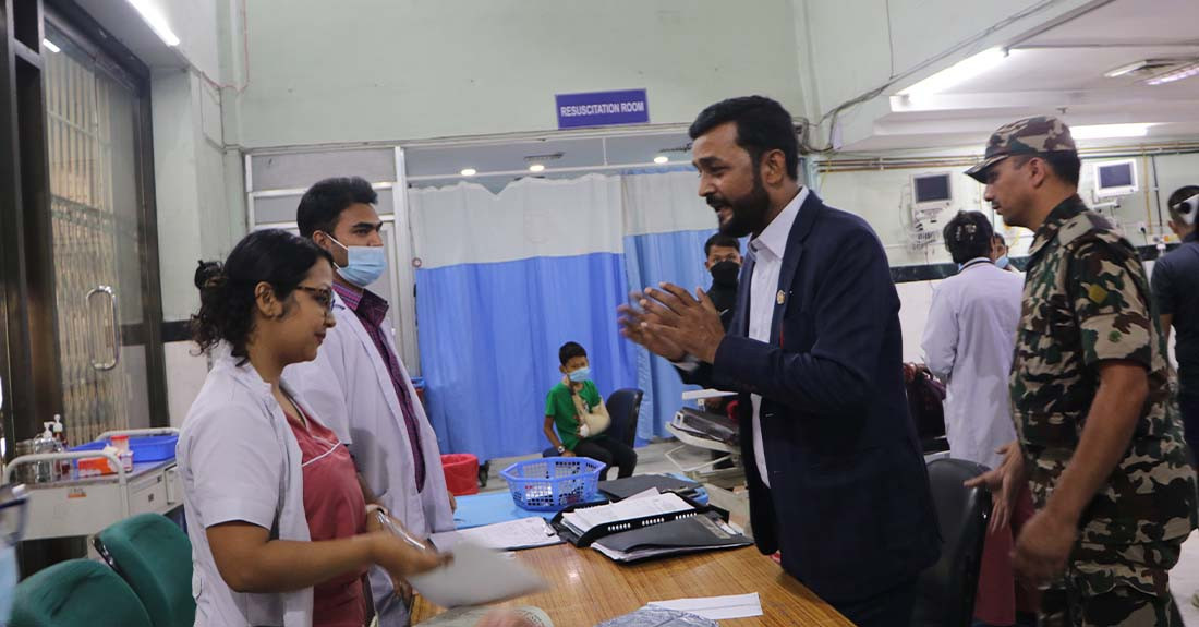 वीर अस्पतालमा स्वास्थ्यमन्त्रीको छड्के अनुगमन, एउटै शय्यामा महिला र पुरुष राखेर उपचार गरेको पाइयो