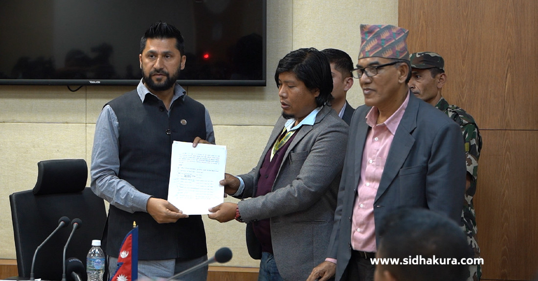 सहकारी समस्या समाधान गर्न फास्ट ट्रयाकमा काम गर्ने निर्णय गरेको भन्दै पीडितले दिए गृहमन्त्रीलाई धन्यवाद