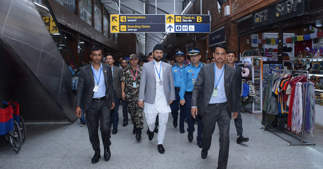 विमानस्थलमा यात्रुलाई झन्झटरहित सेवा दिन गृहमन्त्री लामिछानेको निर्देशन