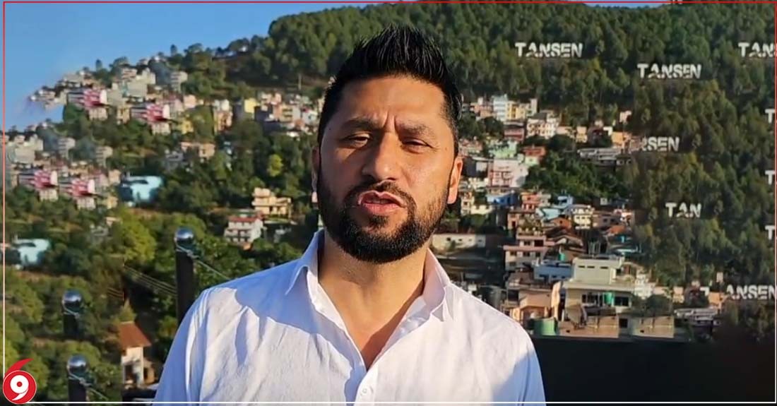 स्वास्थ्यकर्मीको टोलीसहित जाजरकोट जाँदै रवि लामिछाने (भिडियाेसहित)