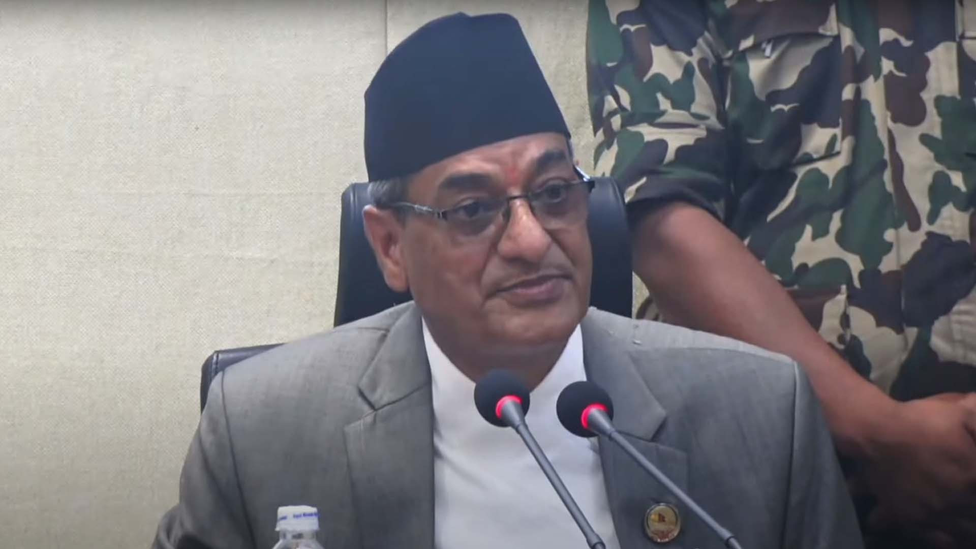 गृहमन्त्रालयबाट हुने कार्यसम्पादन निष्ठापूर्वक गर्ने नवनियुक्त गृहमन्त्री लेखकको प्रतिबद्धता