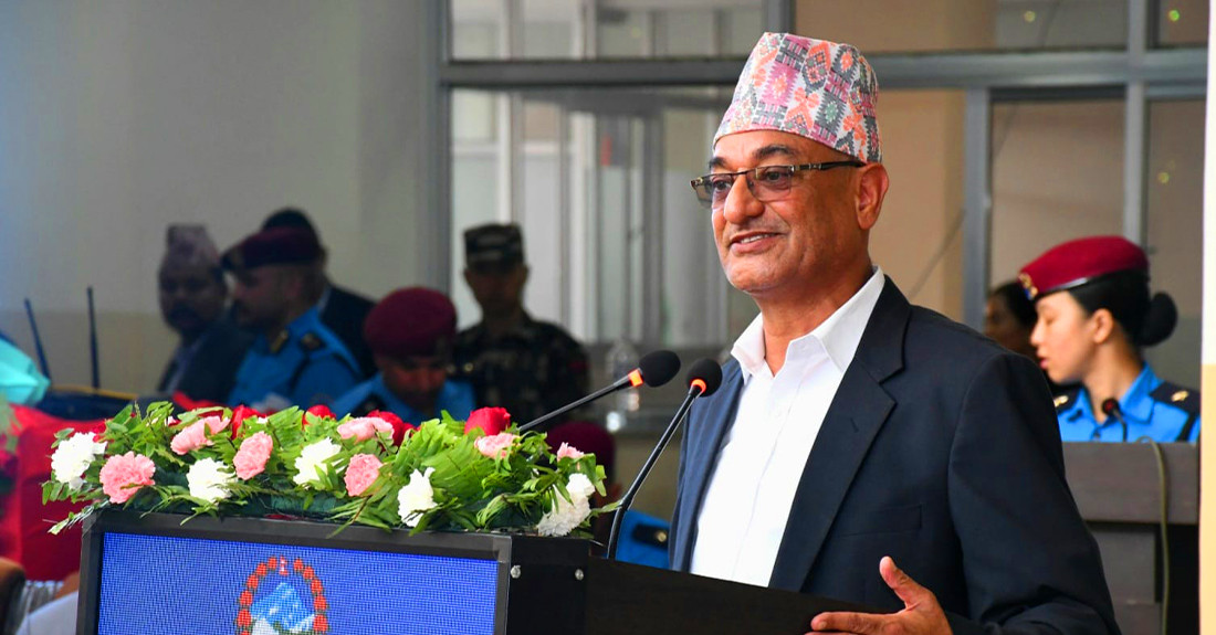 जनताको मुद्दा प्राथमिकतामा राख्न नेपाल प्रहरीलाई गृहमन्त्री लेखकको निर्देशन