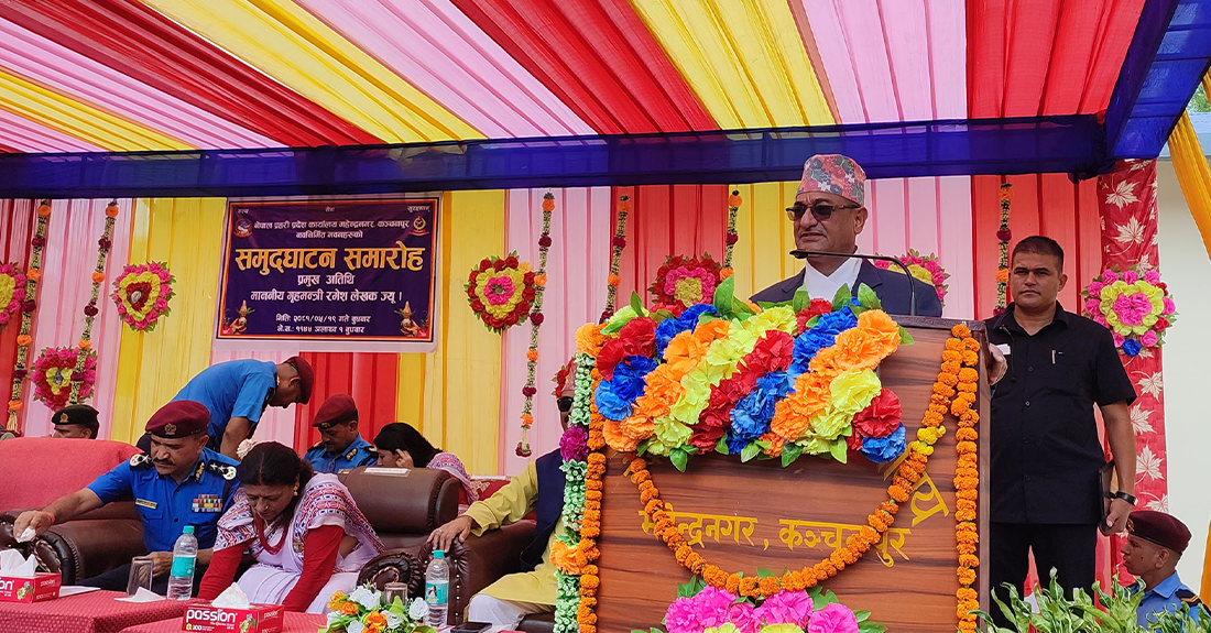 देशको विशिष्ट कार्यभार सम्हाल्न दुई ठूला दल एकै ठाउँमा उभिएका हौँ : गृहमन्त्री लेखक
