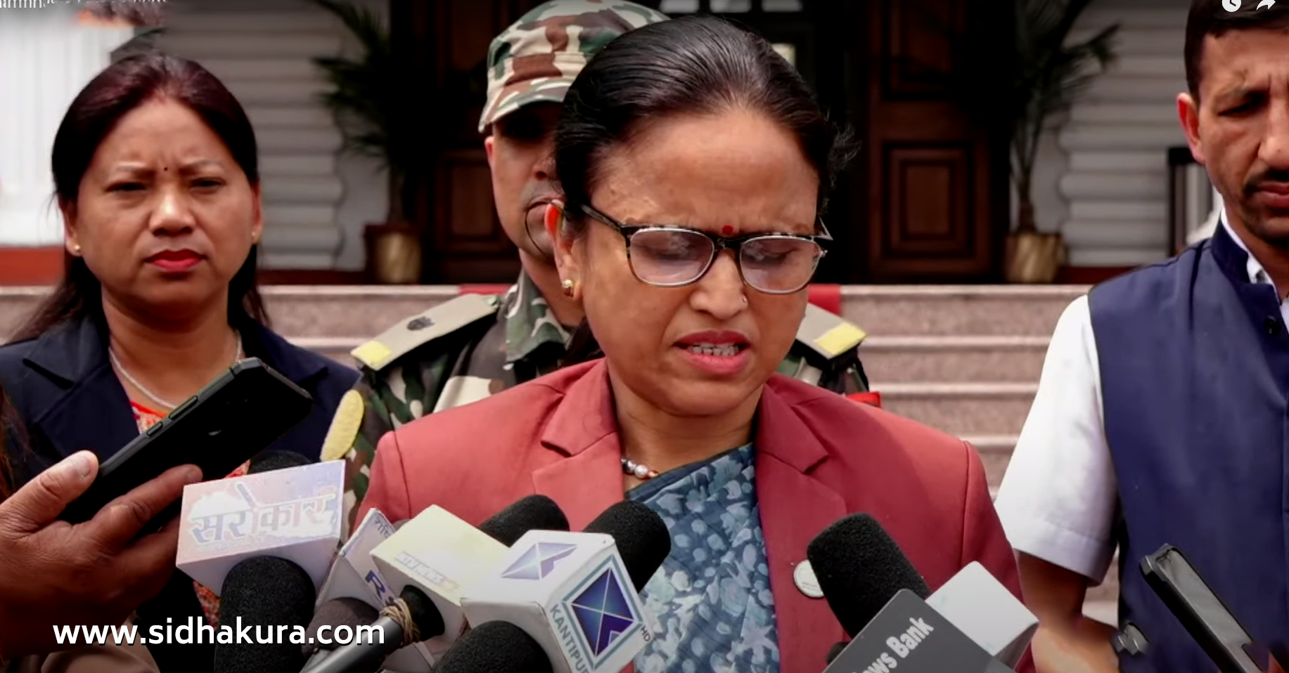 कतारका राजाको नेपाल भ्रमण : भोली सार्वजनिक बिदा