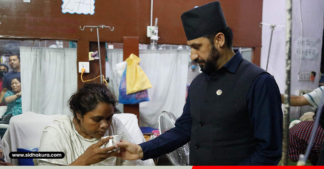 अनसनरत रुबी खान र सरकारबीच सहमति, गृहमन्त्री लामिछानेले जुस पिलाएर तोडाए अनसन