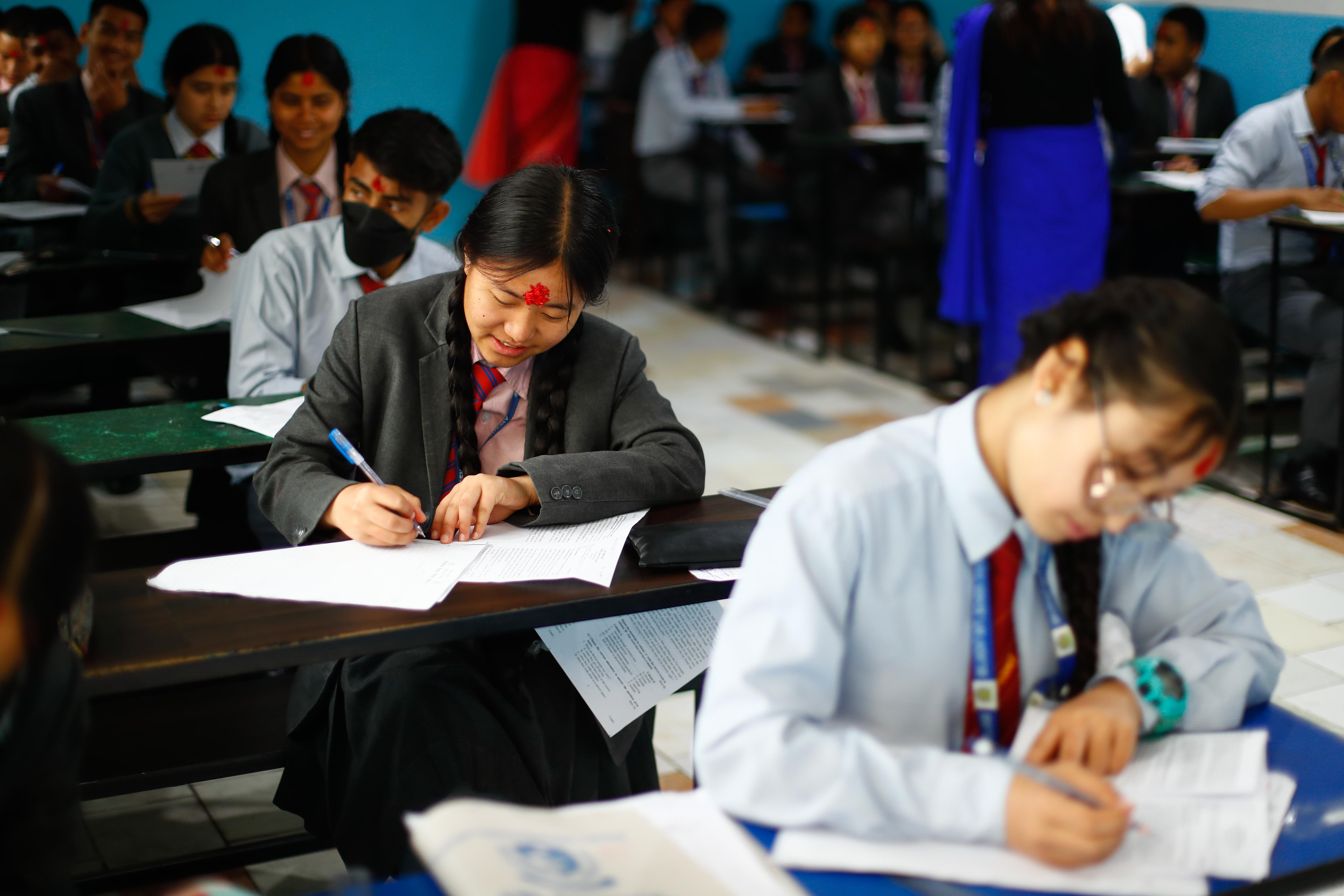 एसईई सुरु, ५ लाख विद्यार्थीले २ हजार केन्द्रमा  परीक्षा दिँदै