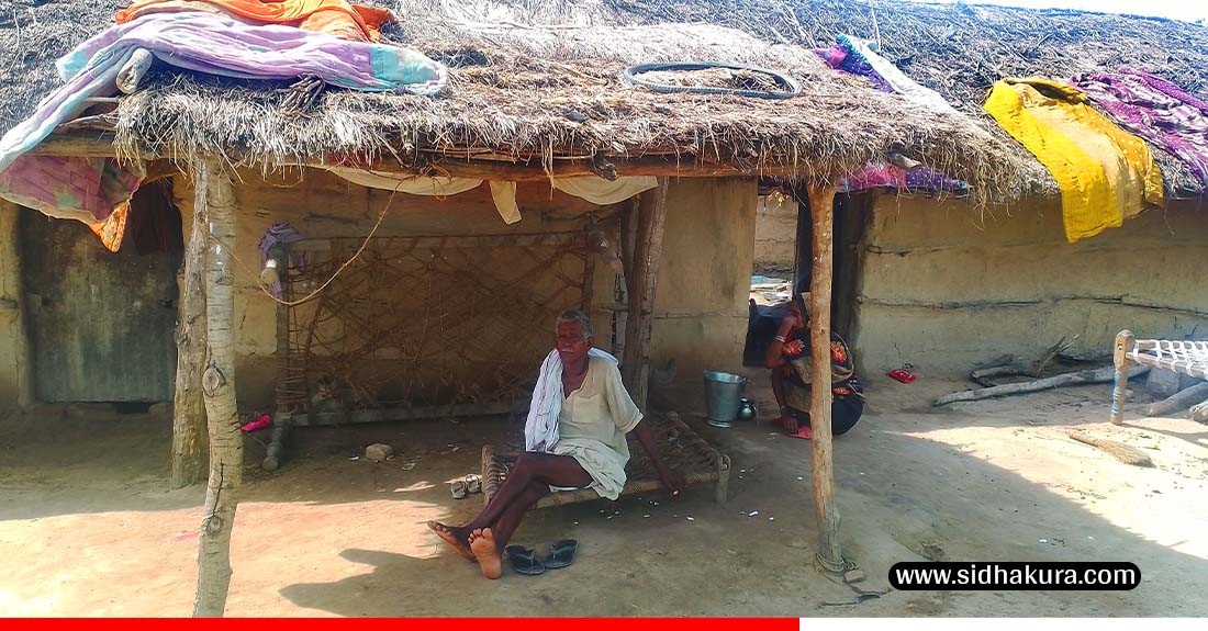 झाडापखालाबाट परिवारका तीनजना अकालमा गुमाउँदा विक्षिप्त छन् नरैनापुरका श्यामलाल