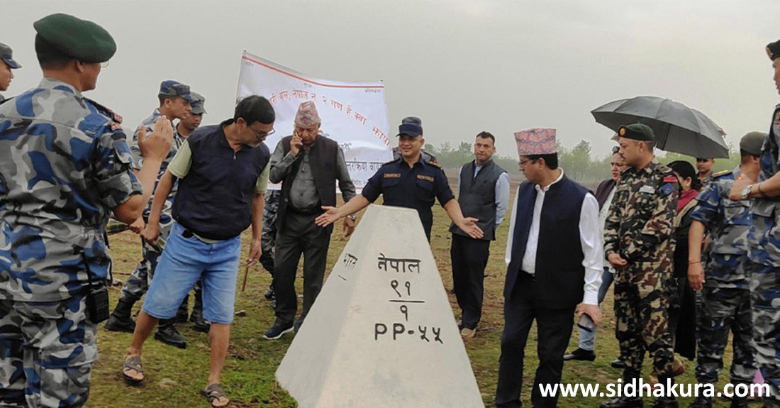 सीमावासीको गुनासो सुन्न सशस्त्र प्रहरीकोे पैदल यात्रा