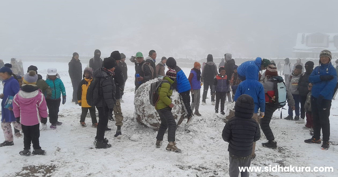 सगरमाथा क्षेत्रमा भारी हिमपात, खुम्बुमा आठदेखि दश इन्चसम्म हिउँ जम्यो