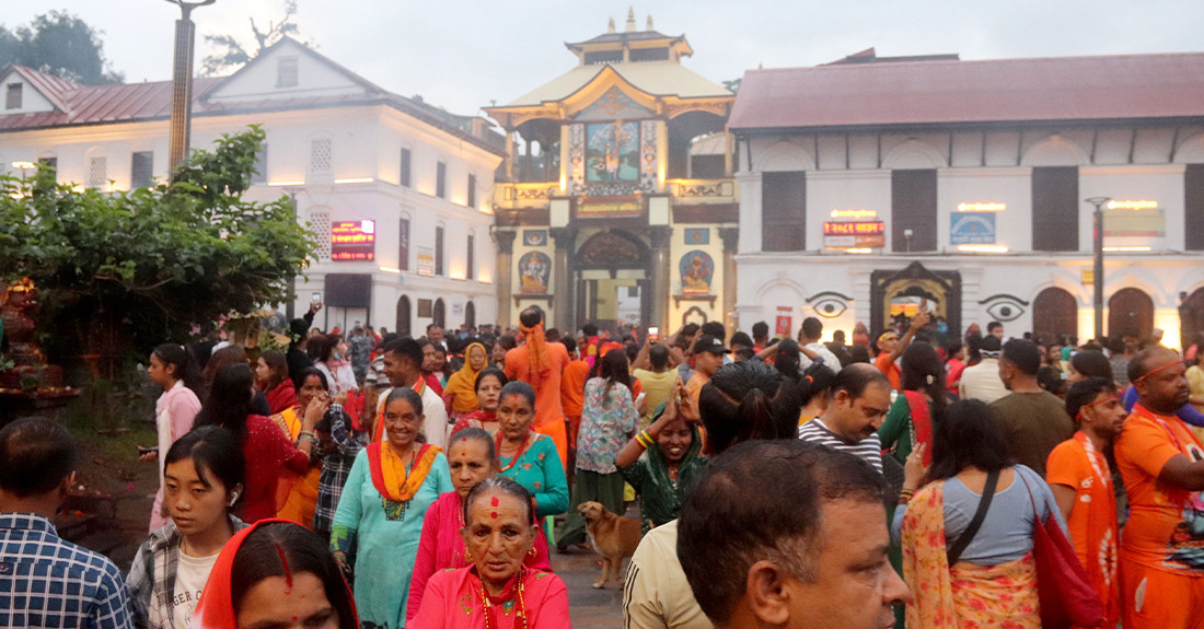 साउनको अन्तिम सोमबारः पशुपतिनाथसहित देशभरका शिवालयमा भक्तजनको घुइँचो