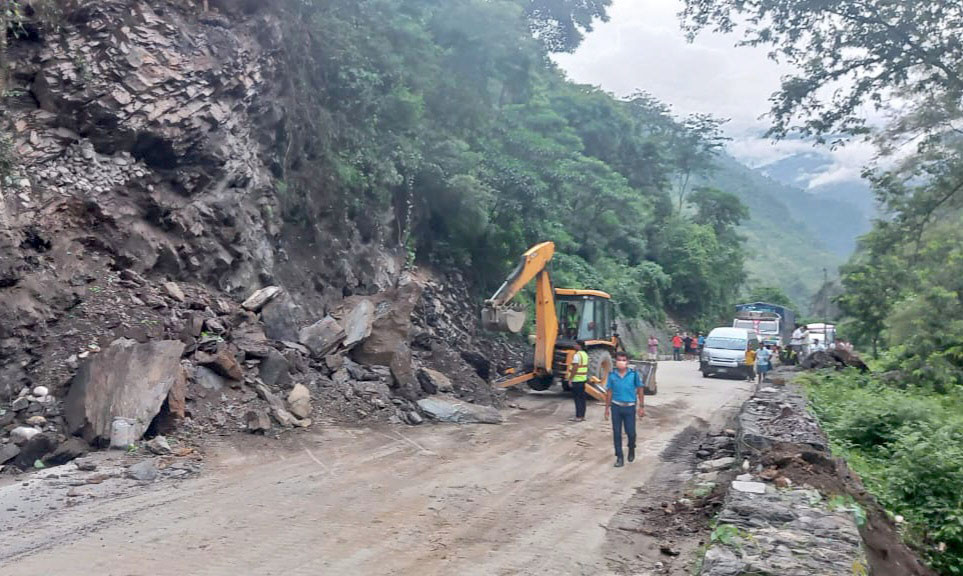 पृथ्वी राजमार्ग राति १० देखि बिहान ३ बजेसम्म बन्द हुने