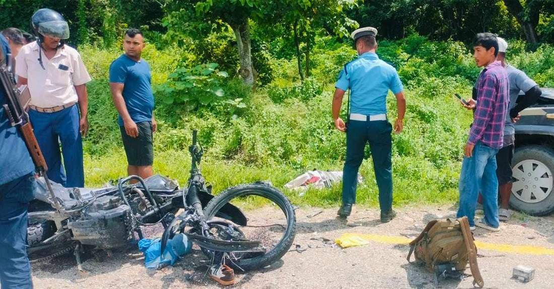 सुमो र मोटरसाइकल ठोक्किदा २ जनाको मृत्यु