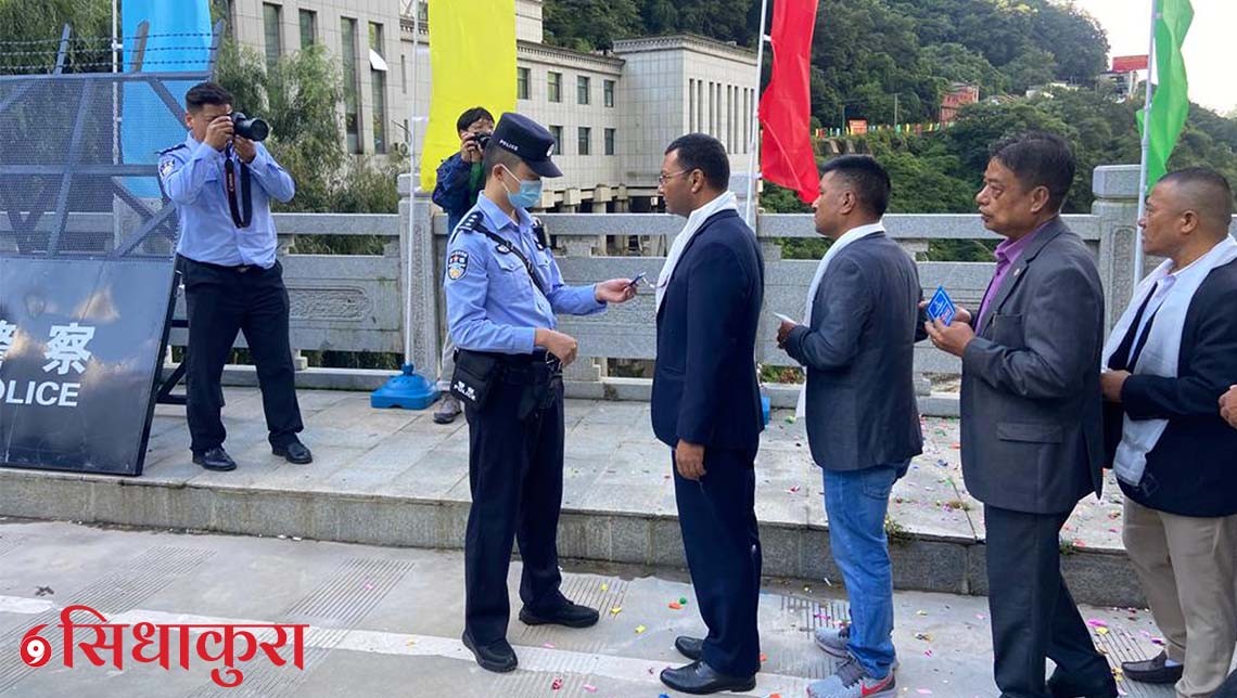 नेपालीका लागि ८ वर्षपछि खुल्यो तातोपानी नाका