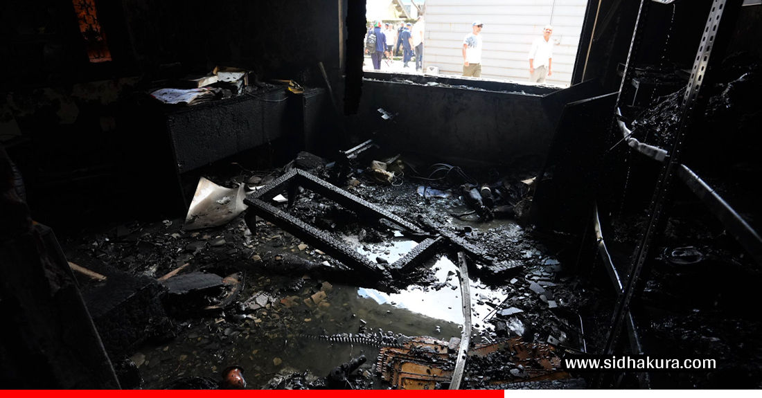 नक्सालस्थित टेस्लाको सोरुममा आगलागी