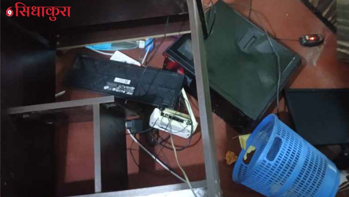 परीक्षा नियन्त्रण कार्यालयमा तोडफोड