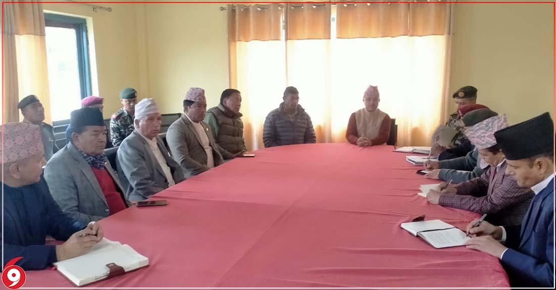 भूकम्प प्रभावितका लागि अस्थायी आवास निर्माणमा लाग्न उपप्रधानमन्त्री खड्काको निर्देशन