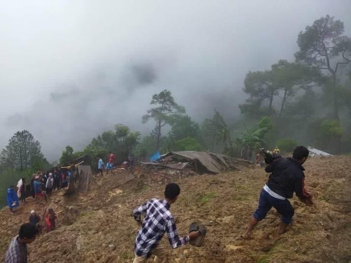 गुल्मीमा २ घर पहिरोमा पुरिदा ४ जनाको मृत्यु