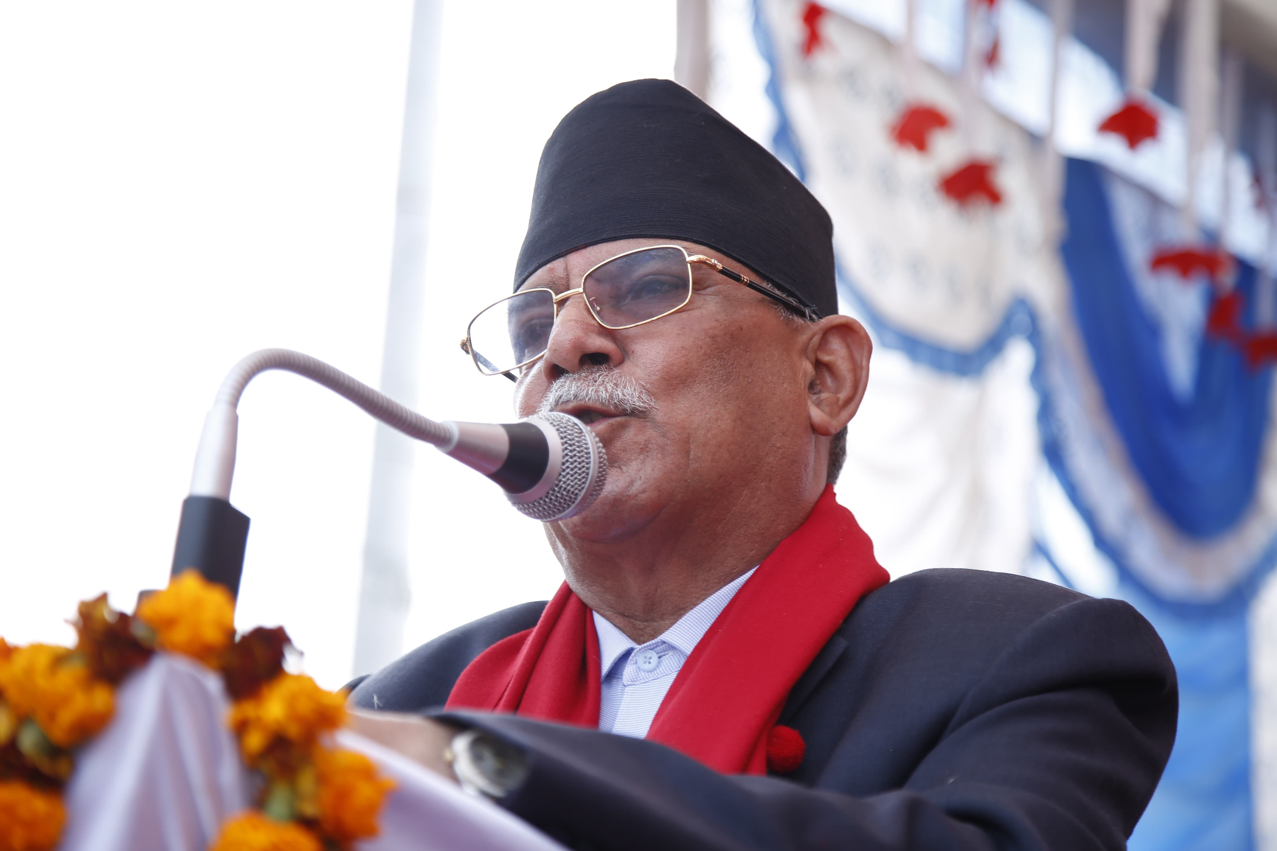 कांग्रेस एमालेले संविधान हेर्दा पनि माओवादी देख्छन्ः प्रचण्ड