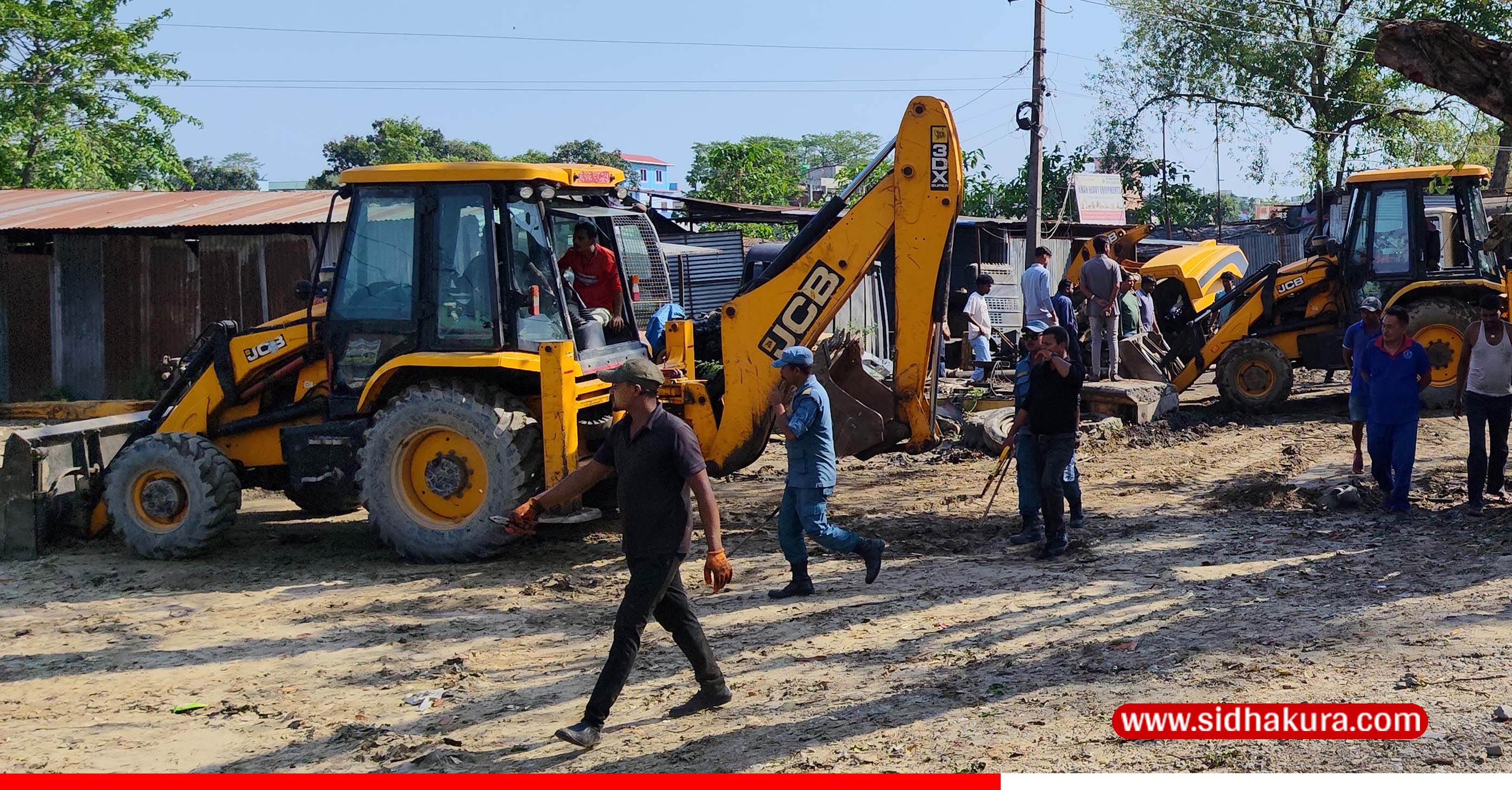 पूर्वपश्चिम राजमार्गअन्तर्गत अतिक्रमित क्षेत्र खाली गराउँदै इनरुवा नगरपालिका