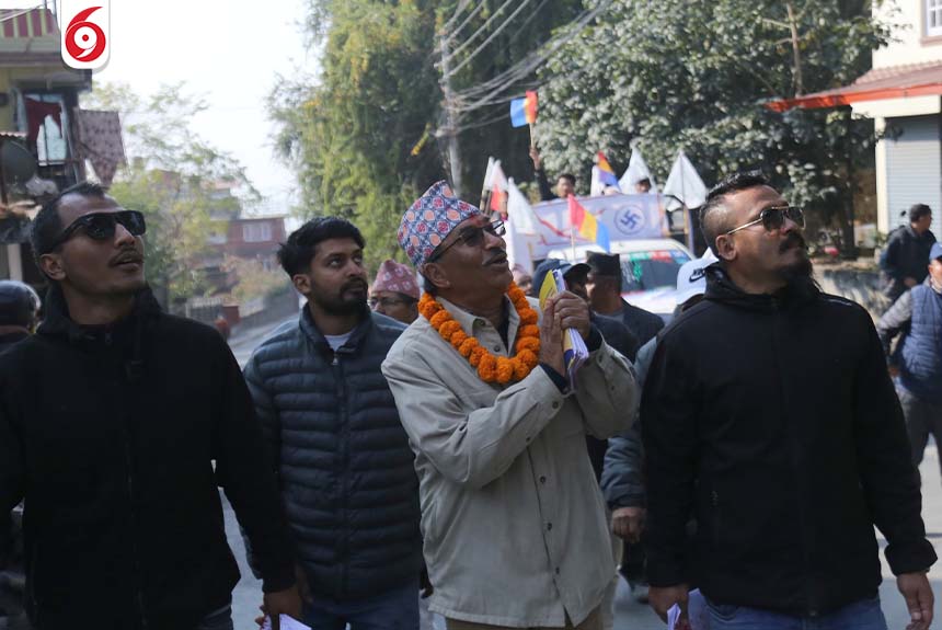 काठमाडौँ ५ का राप्रपा उम्मेदवार कमल थापाको घरदैलो अभियान(तस्बिरहरु)