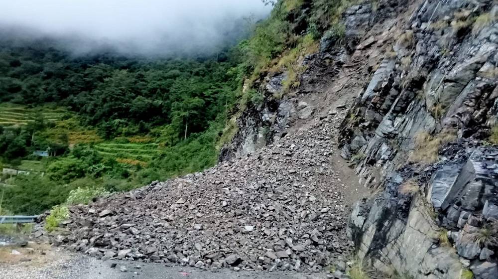 पहिराले कान्ति लोकपथ अवरुद्ध