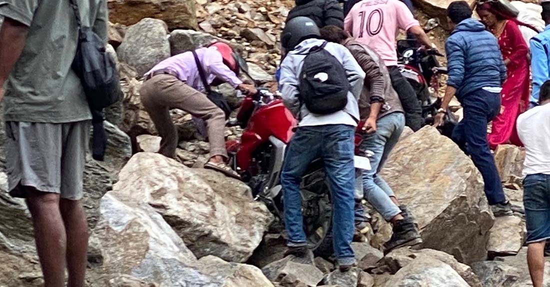 कर्णाली राजमार्ग अवरुद्धः स्याउ बाटोमै कुहिने चिन्ता