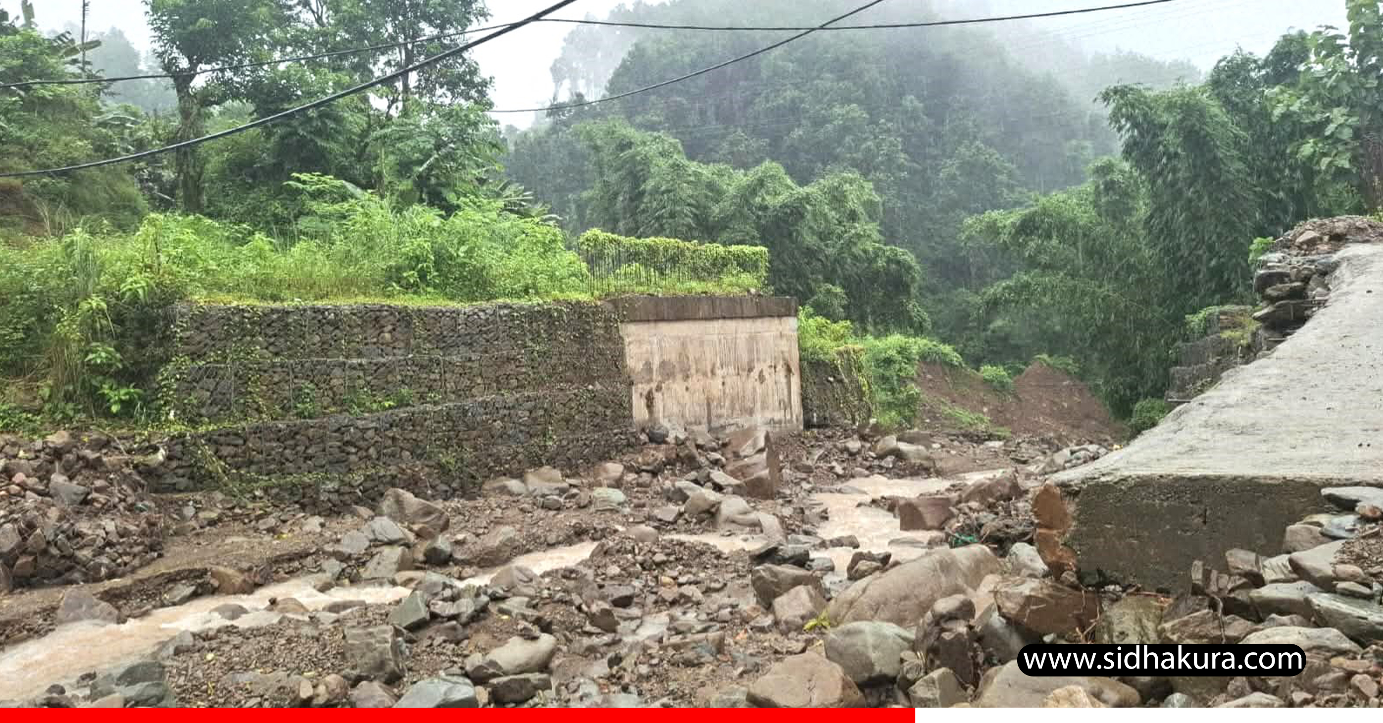 सात वर्षदेखि अधुरै धरानस्थित लेदुवा खोलाको पुल