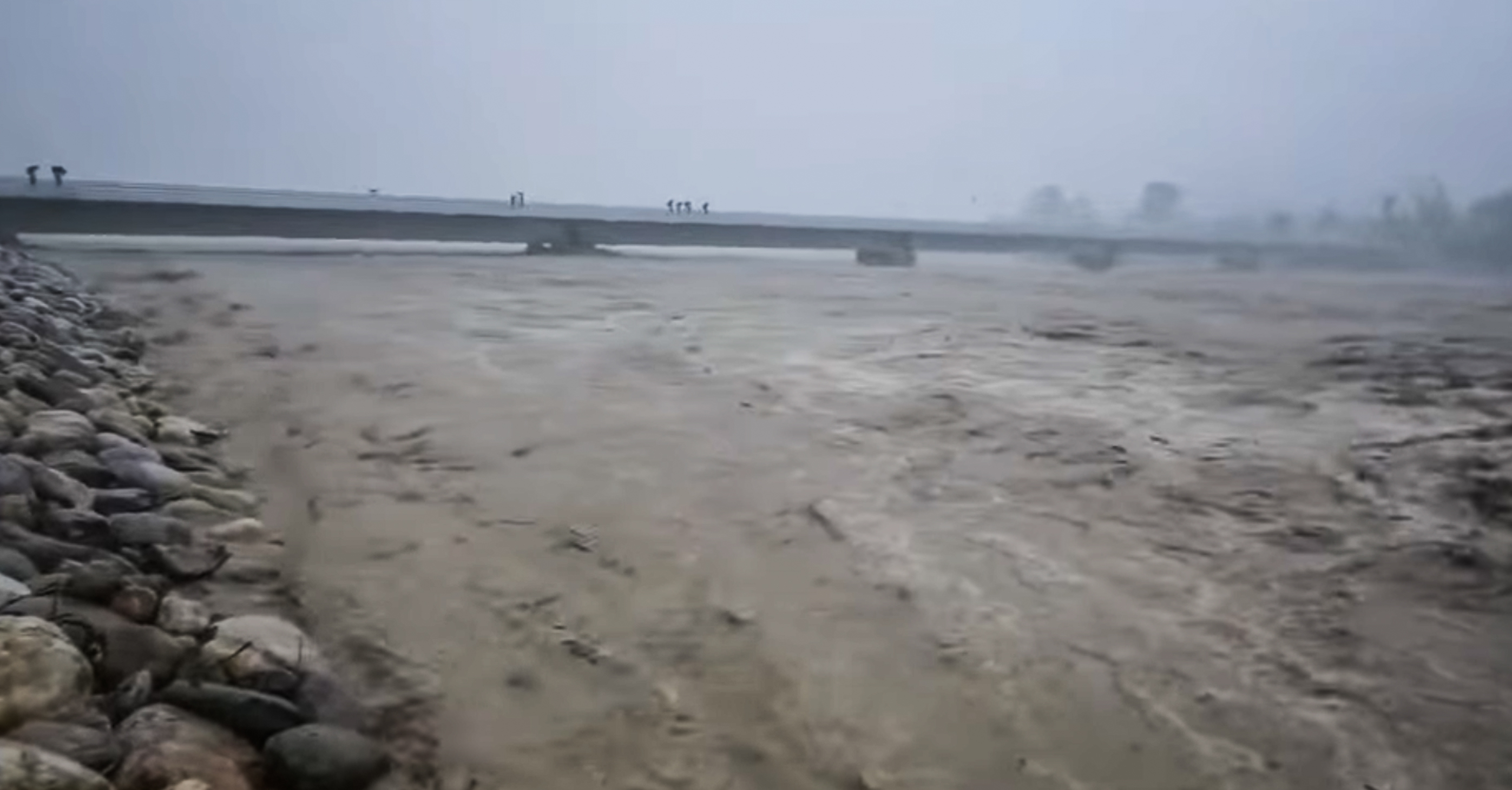 कञ्चनपुर डुबानः ४ जनाको उद्धार गरी सुरक्षीत स्थानमा सारियो