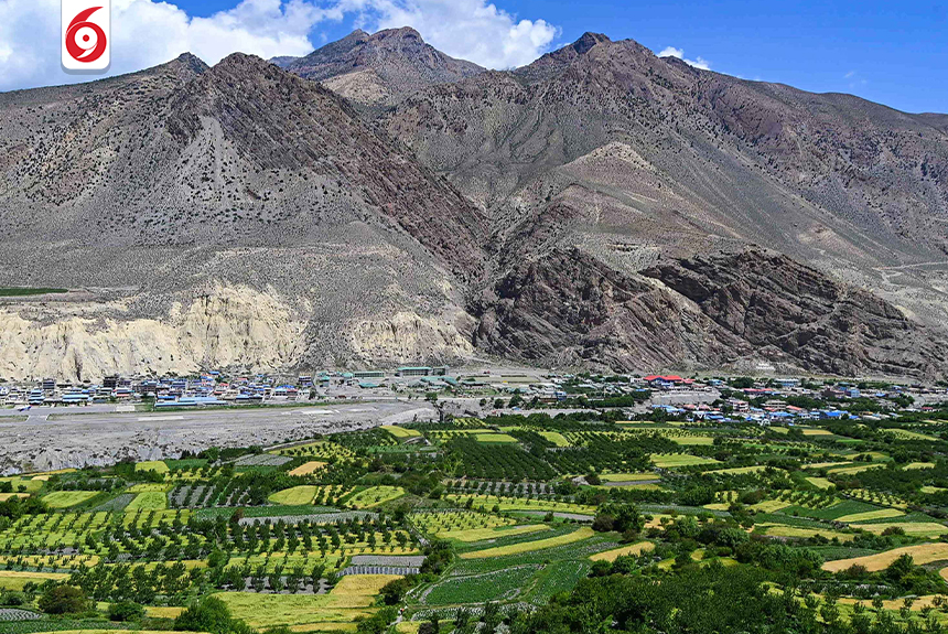 तस्विरमा प्रकृति र संस्कृतिले पर्यटक तानिरहेको मुस्ताङ