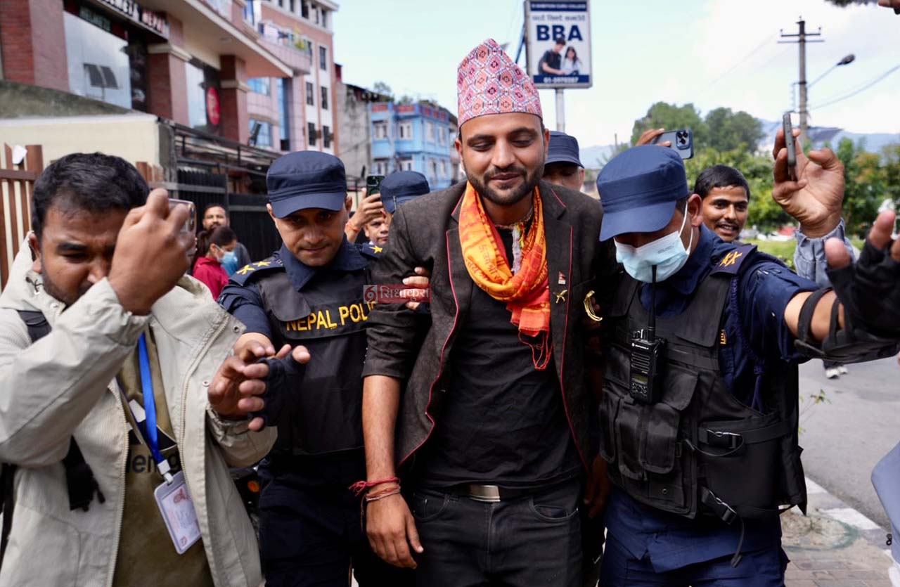 निकोलस भुसाल पक्राउ